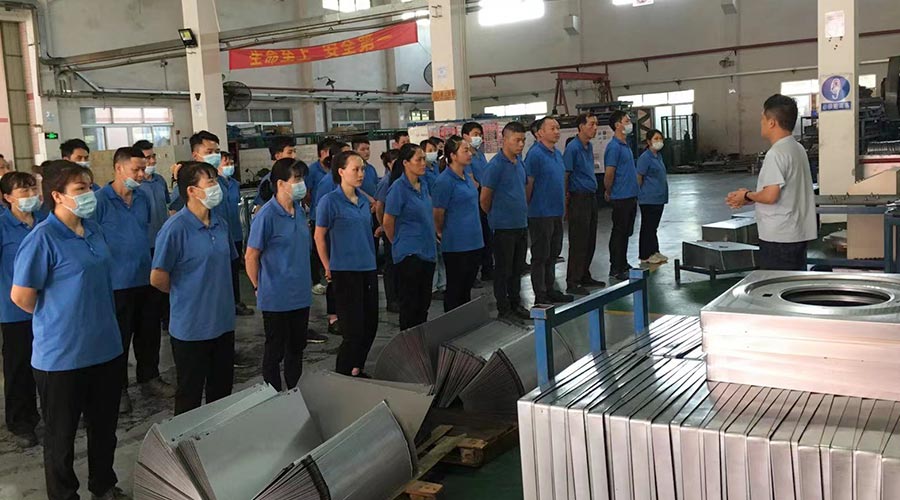 五一放假在即！金環(huán)電器沖壓車間開展早會(huì)強(qiáng)調(diào)工作效率